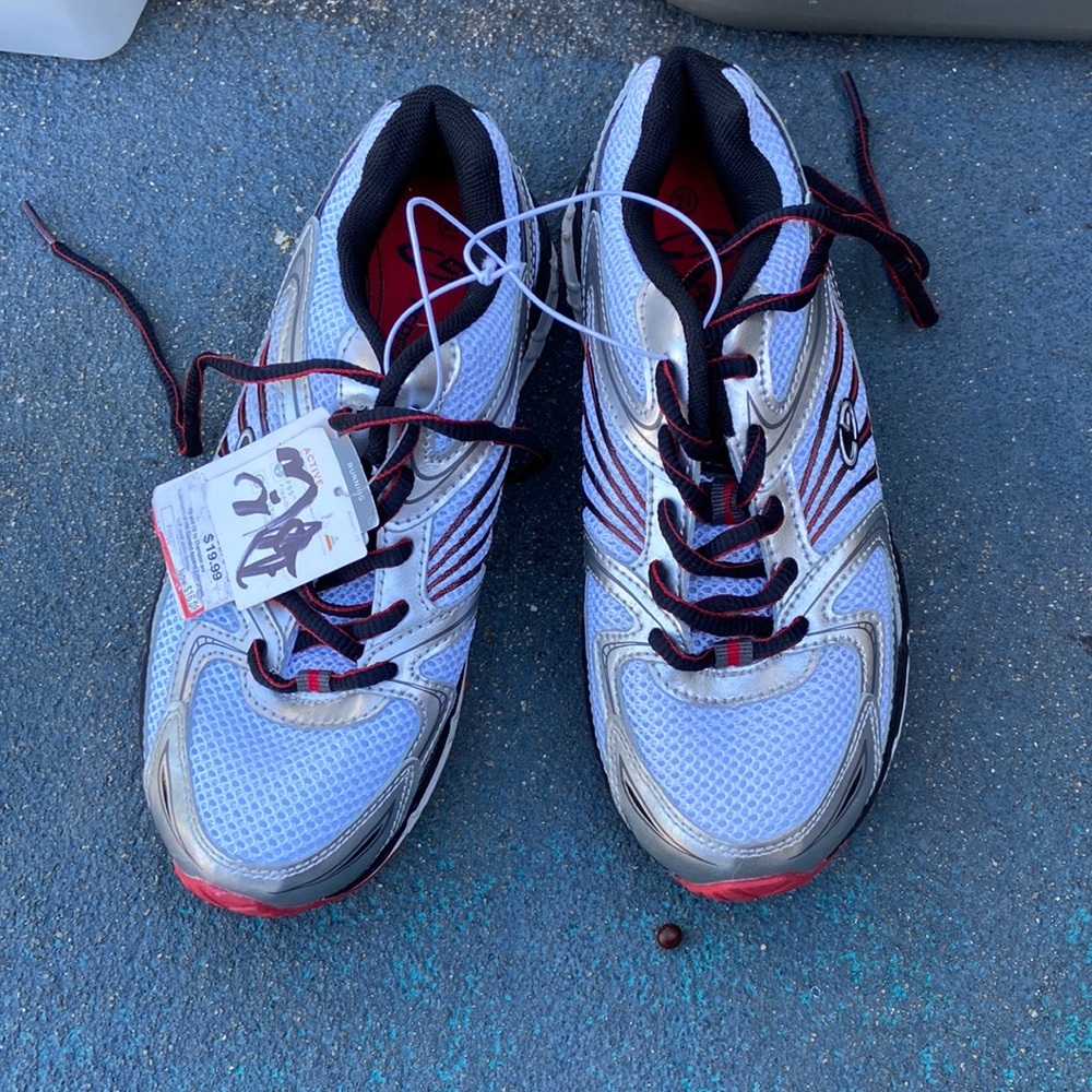 Boys Sneakers Size 2.5 Champion